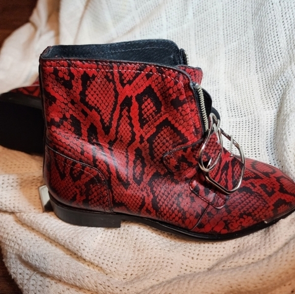 Topshop‎ Red Faux Snake Booties 9.5 NWT - Picture 8 of 11